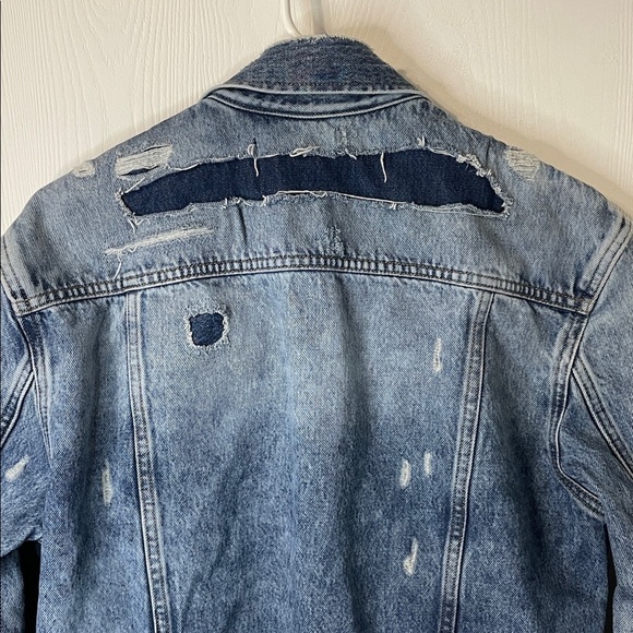 Calvin Klein Like New Men's Denim Jacket Acid Wash Patched Distressed Size Small - Picture 11 of 14